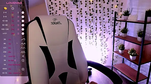 AnyaTaylor_ webcam