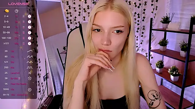 AnyaTaylor_ webcam