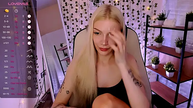 AnyaTaylor_ webcam