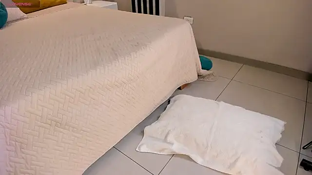 SaphiraJames webcam