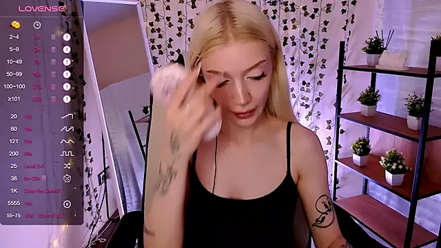 AnyaTaylor_ webcam