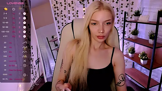 AnyaTaylor_ webcam