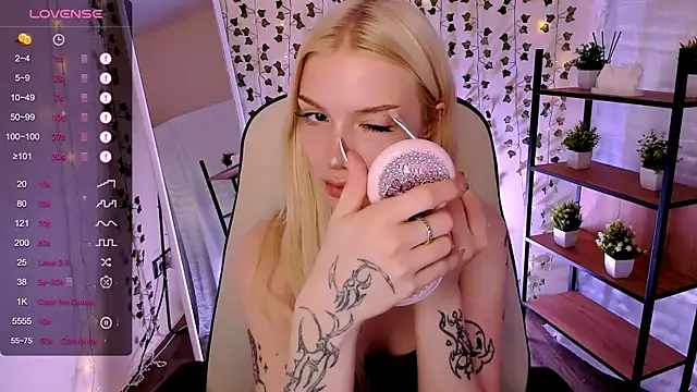 AnyaTaylor_ webcam