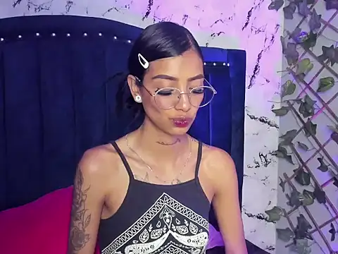 KarlaSlutSkinny__ webcam