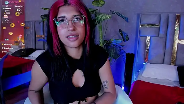Karin_Ks Latina big clit cam girl