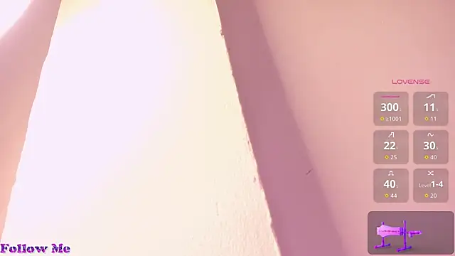 saraa_romero small boobs webcam model