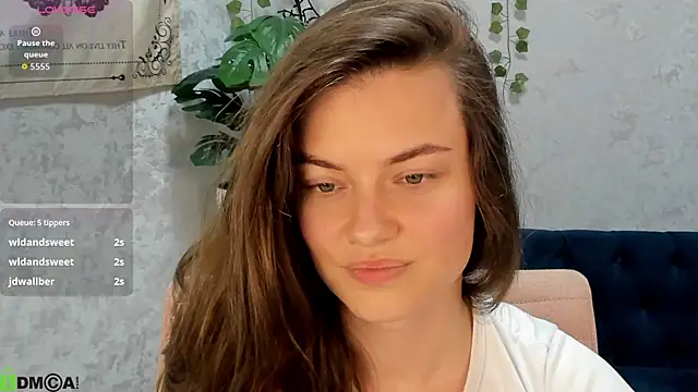 Graceee brunette cam room online