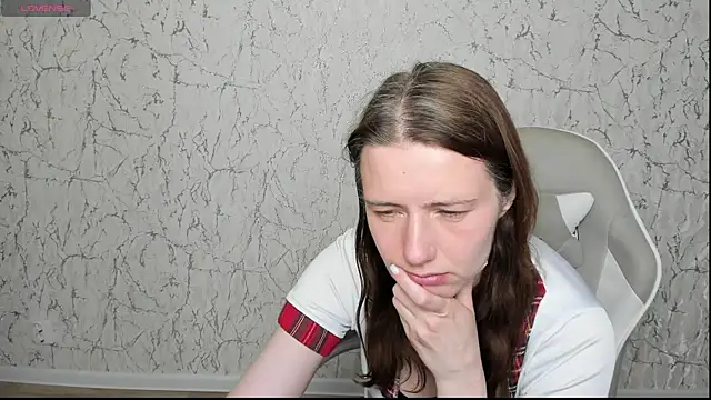 Kathrine_Meyer tease cam to cam room