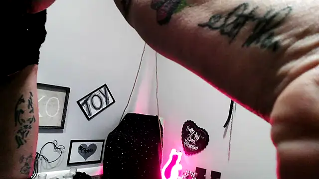 DangerousApple43 fetish private chat