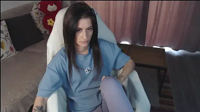 aryanne98 oiled body smoking cam