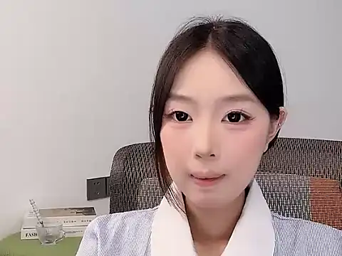 Yoyo33355 Asian cam girl