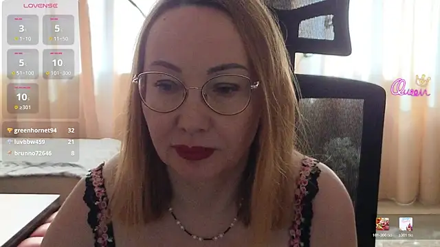 LybovNTV live dildo cam