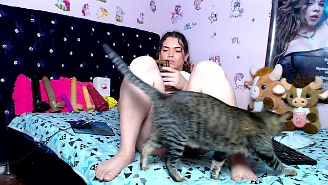 ShantalTsFox webcam