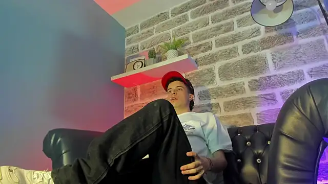 kevinn_bluee webcam