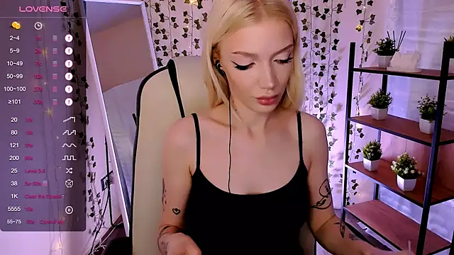 AnyaTaylor_ webcam