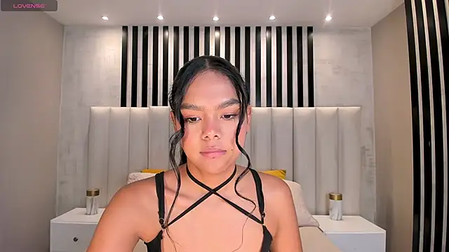 SaphiraJames webcam