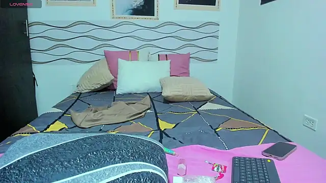 queenceleste69 webcam