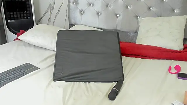 vanessa_saquirt webcam