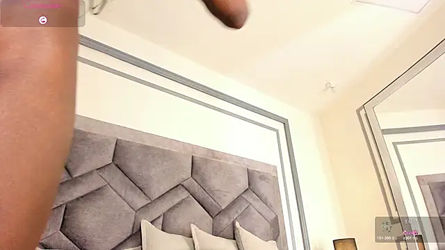 TahliaMoreau webcam