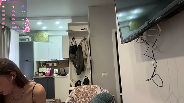 selena_favn webcam