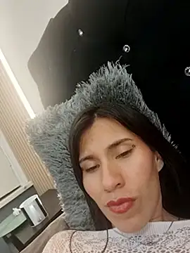 Annitarogers_ webcam