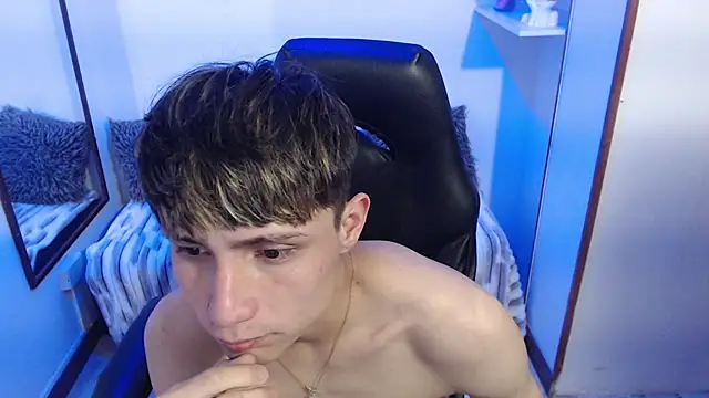 yao_23 (M twink) - Oil massage chest & rub nipples