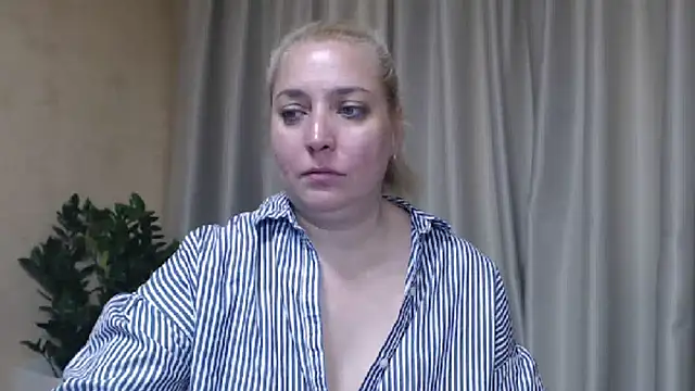 sweetpussy13 webcam