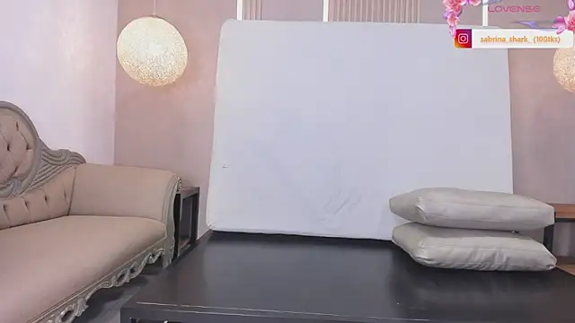 sabrina_shark_ webcam