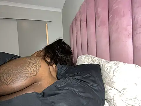 MissLola27 webcam