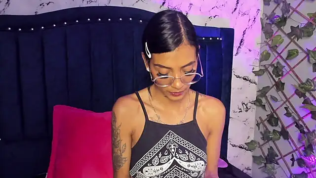 KarlaSlutSkinny__ webcam