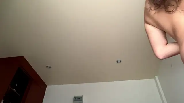 kamila_18_french webcam