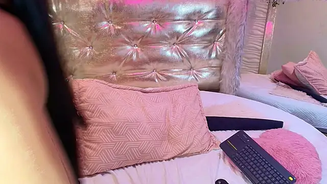 jhade_fox webcam