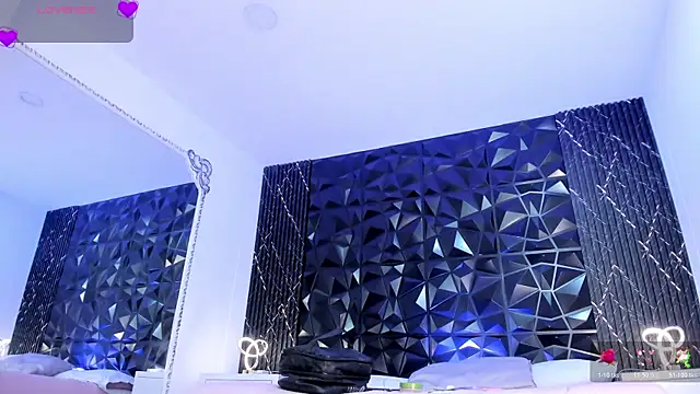 AriadnaLoren webcam