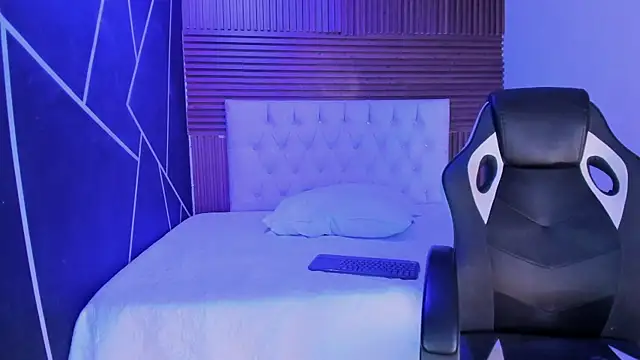 EmilyMora1_ webcam