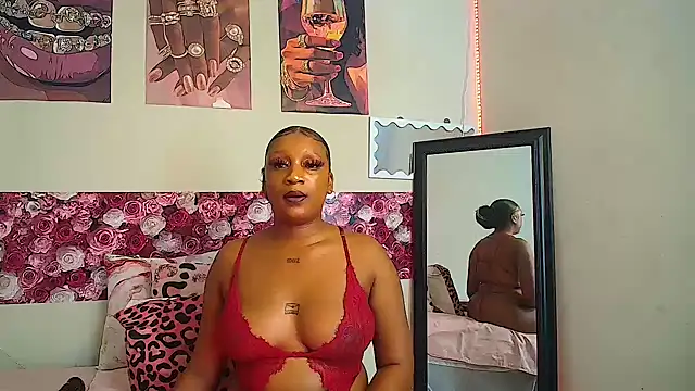 EnchantingLisa webcam