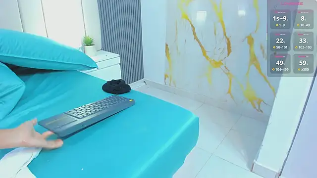 leela_ray webcam