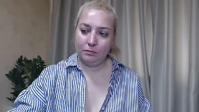 sweetpussy13 webcam
