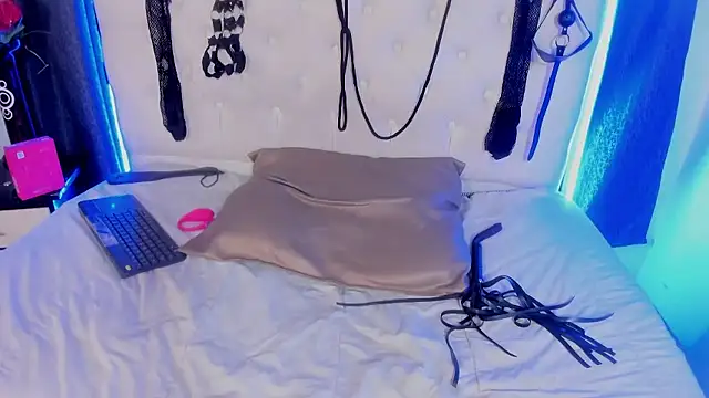 Strella_ferrera webcam