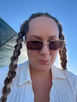 Mona_Plus