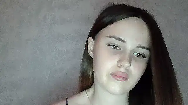 SweetLoraa webcam
