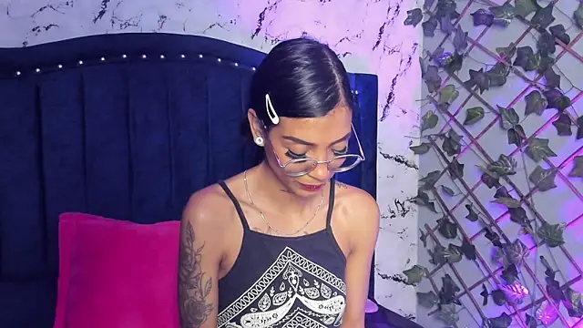 KarlaSlutSkinny__ webcam