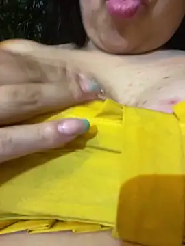 luna_bloomm_ webcam