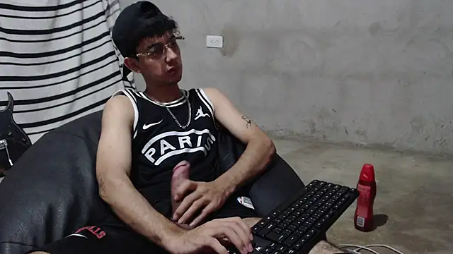 garu-hot18 webcam