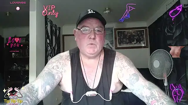 KINKYBLUEYES69 webcam