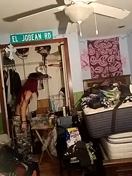 IttyBittyStonie webcam