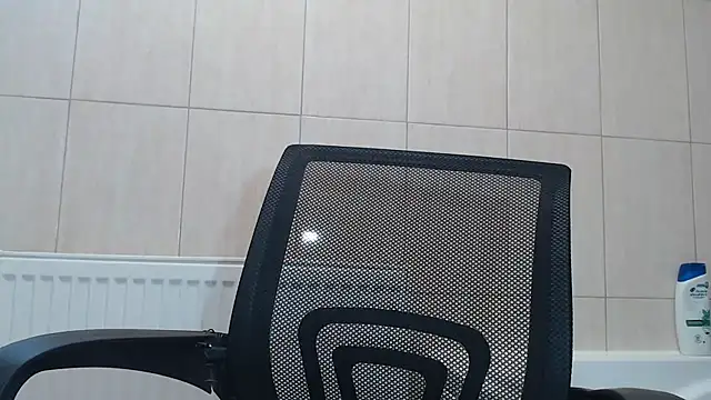 newamyy - Newamyy's free webcam - UK Sex Cams