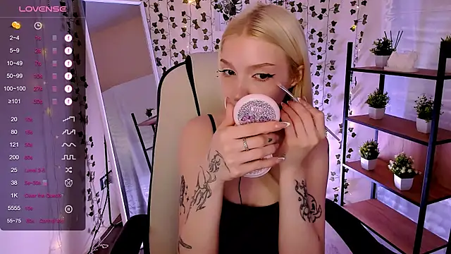 AnyaTaylor_ webcam