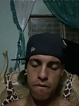 Aleexxx_2005 webcam