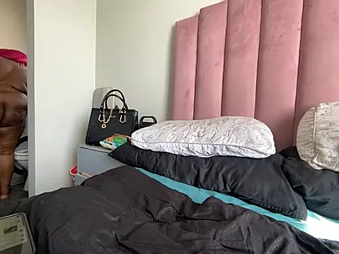 MissLola27 webcam
