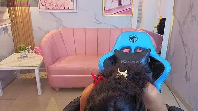 bella_vibess_s webcam